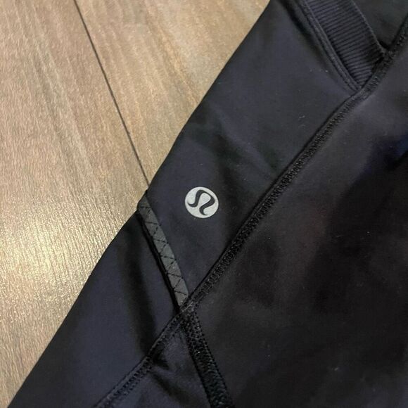Lululemon Black Cropped Athletic Workout Pants Women 6‎ - Picture 5 of 5